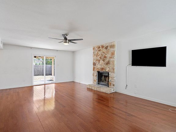 5th image of 9809 Meadowheath Dr