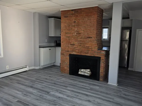 240 Center St #1, Bangor, ME 04401