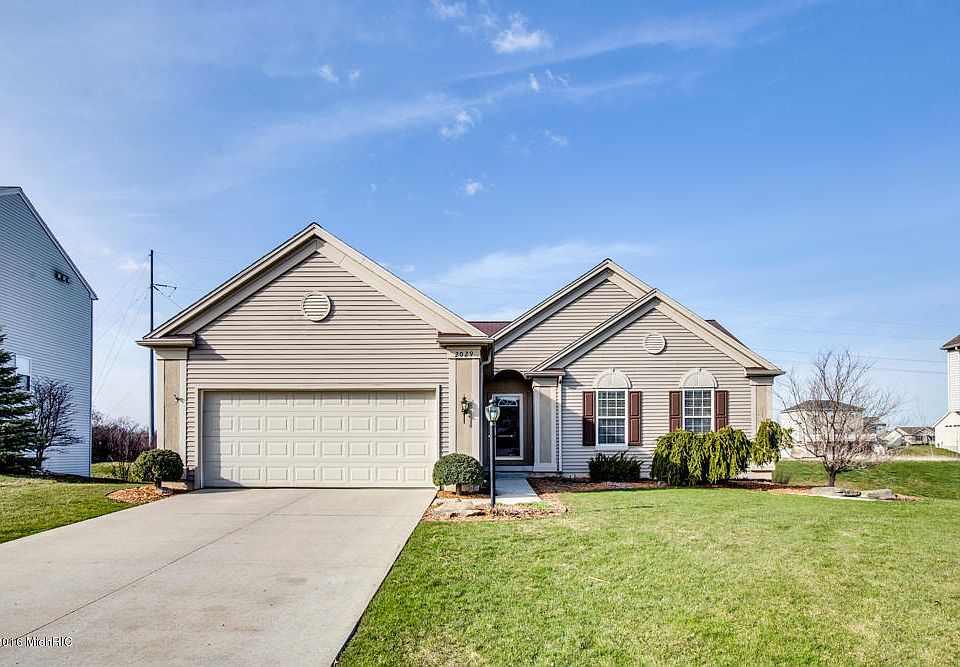 1st image of 2029 Blackmountain Dr SE