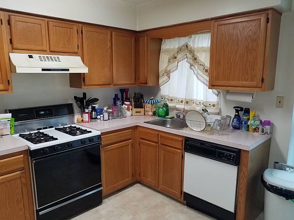 4th image of 151 Father Capodanno Blvd
