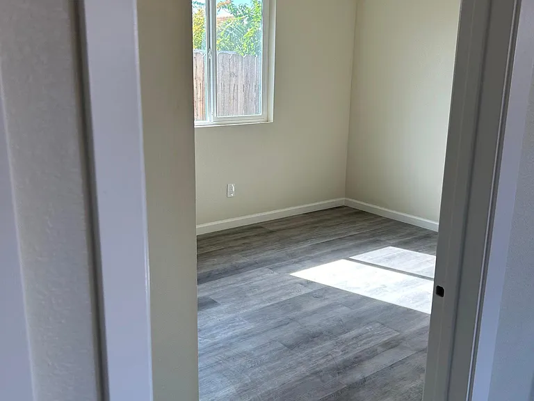 717 Meadowlark Ave #1/2 — Photo 3
