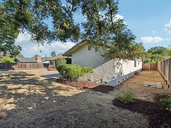 4th image of 20373 Glasgow Dr