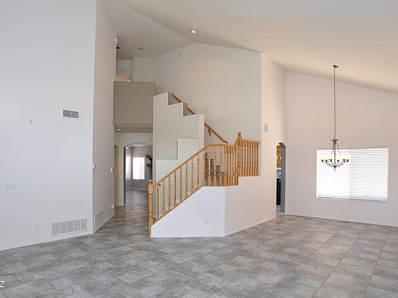 5th image of 611 W Sendero Claro