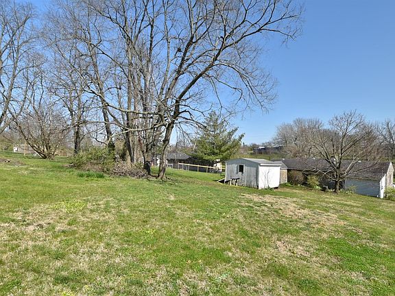 5th image of 30 Parkway Dr