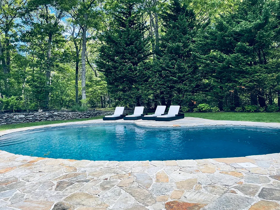 28 Turtle Pond Rd