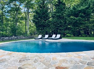 28 Turtle Pond Rd, Southampton, NY 11968