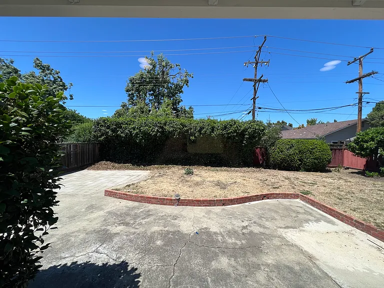 1333 Ridgeley Dr — Photo 13