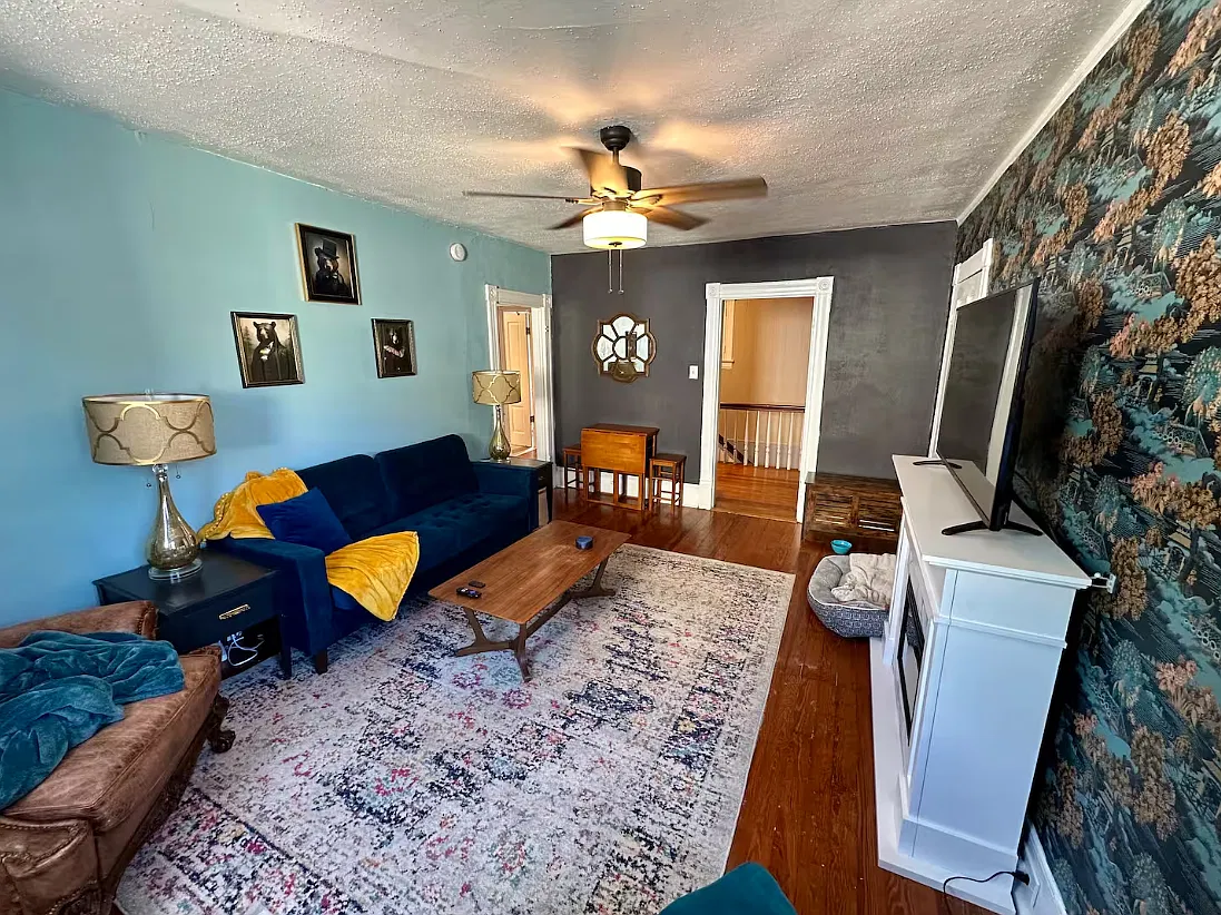 2 bed, 1000 sqft, $1,875 — Photo 2