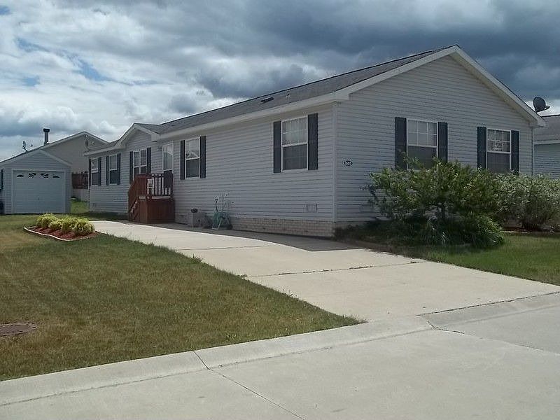 16183 Derby Cir, Holly, MI 48442 Zillow