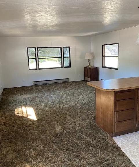 103 E Herriman Ave — Photo 2
