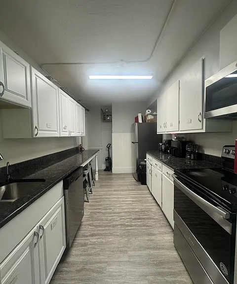 56-58 Cedar St #2 — Photo 10