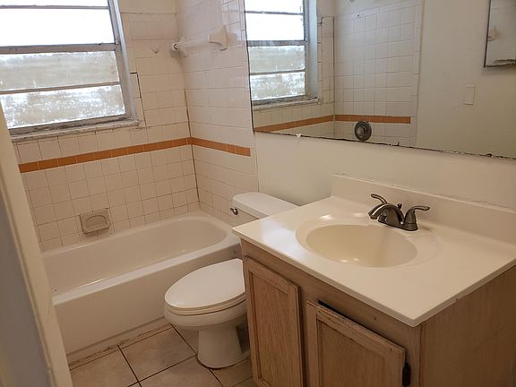 3rd image of 15542 Alma Ave APT A