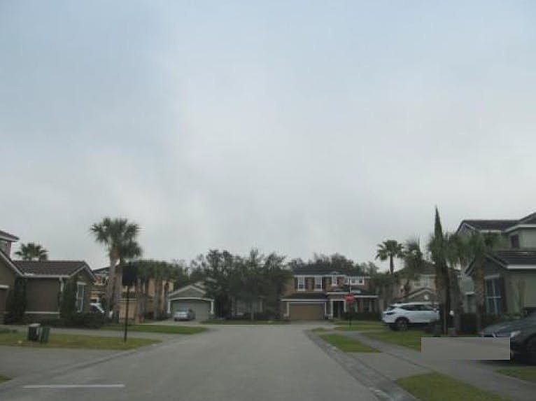 2nd image of 5207 Wildwood Way