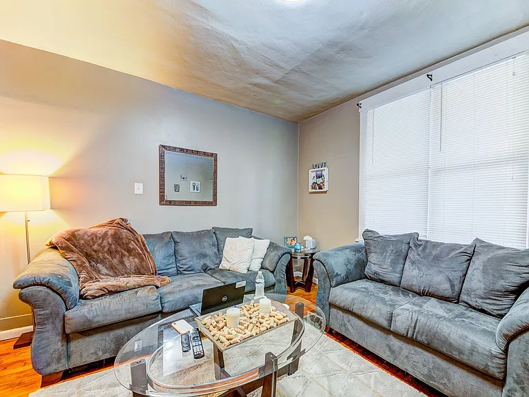 18 - 86 Estella — Photo 11