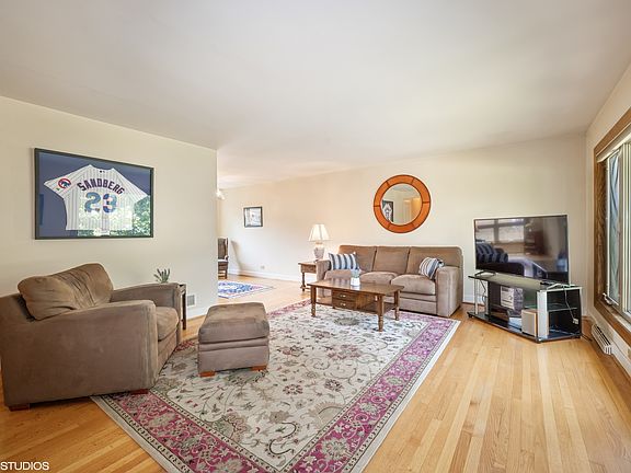 3rd image of 3330 Dartmouth Pl