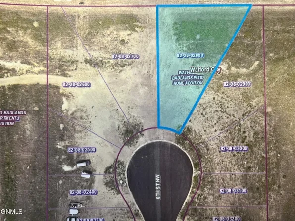 604 8th St NW, Watford City, ND 58854