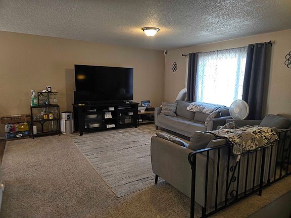 4th image of 4800 King Arthur Way