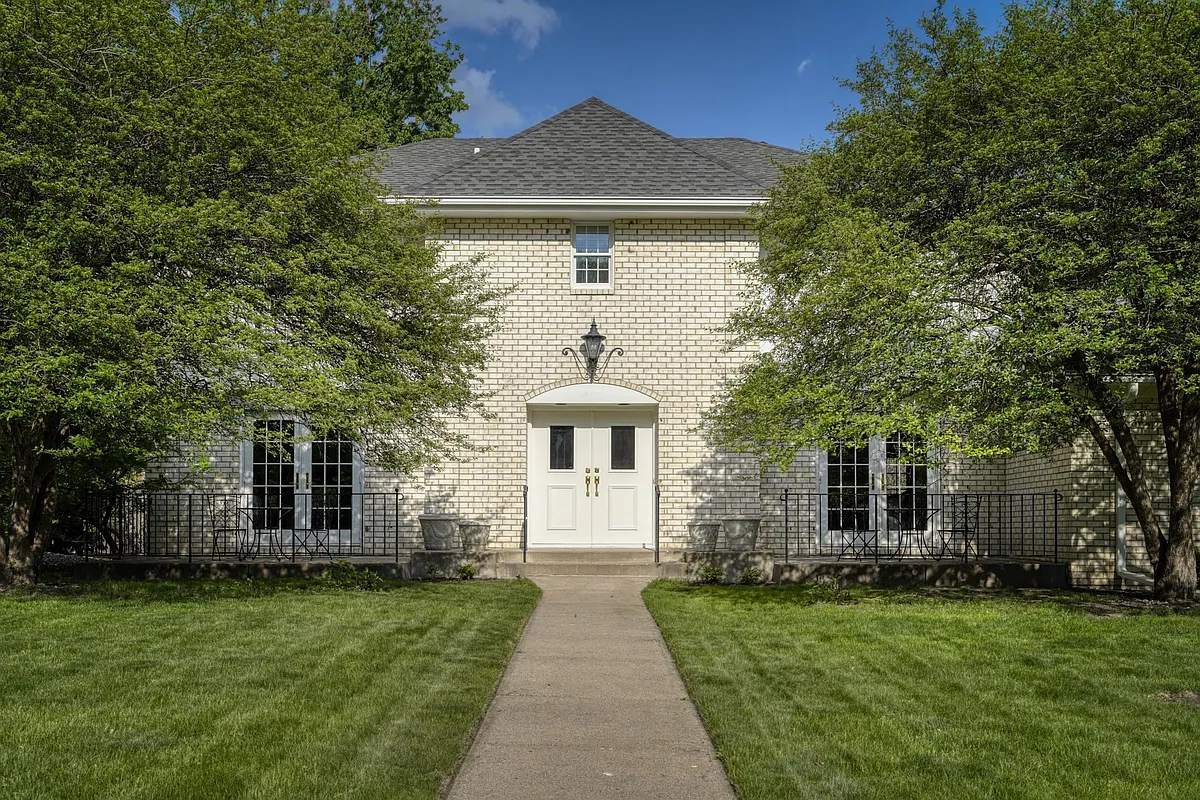 Building Photo - 5721 Londonderry Rd
