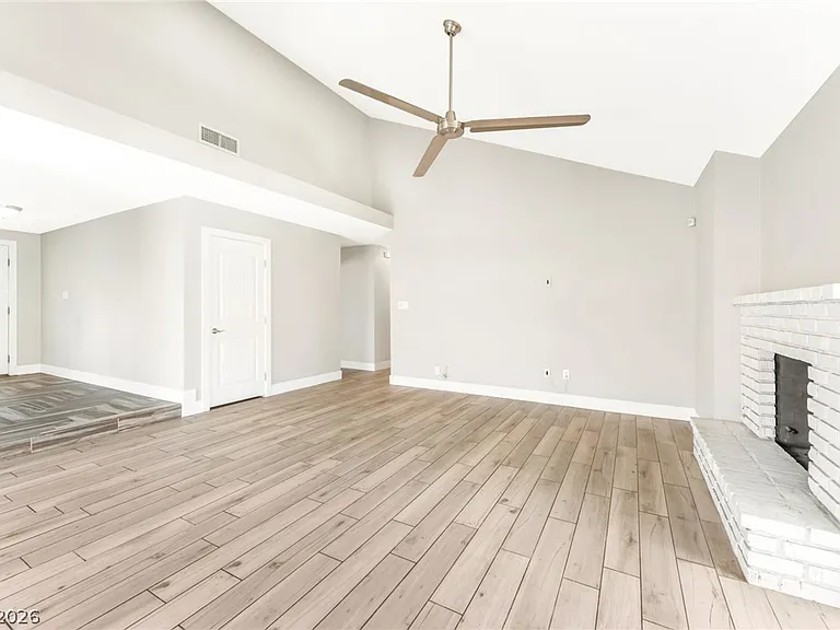 1713 Barnard Dr — Photo 10