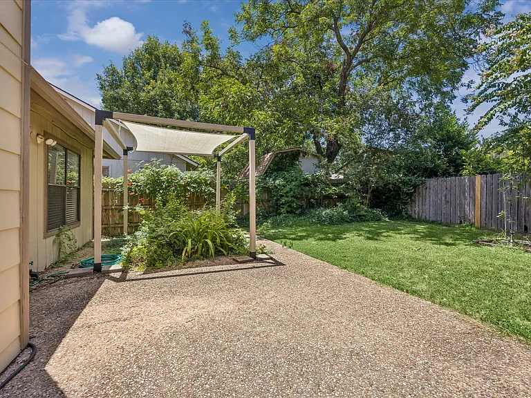 12312 Antoinette Pl — Photo 13
