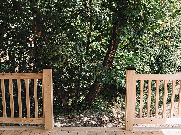 8 Porch on Creekside