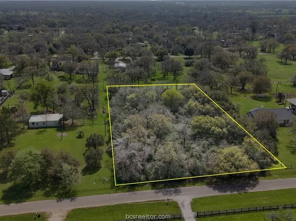 66 Windmill Dr, Hempstead, TX 77445