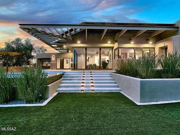 2nd image of 2004 E Desert Garden Dr