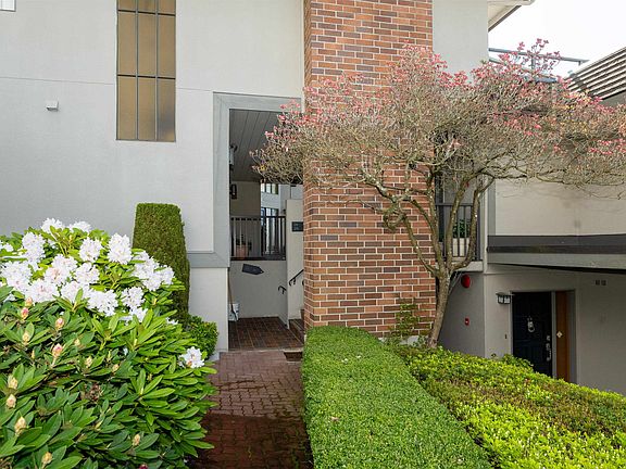 5th image of 2214 Folkestone Way #26