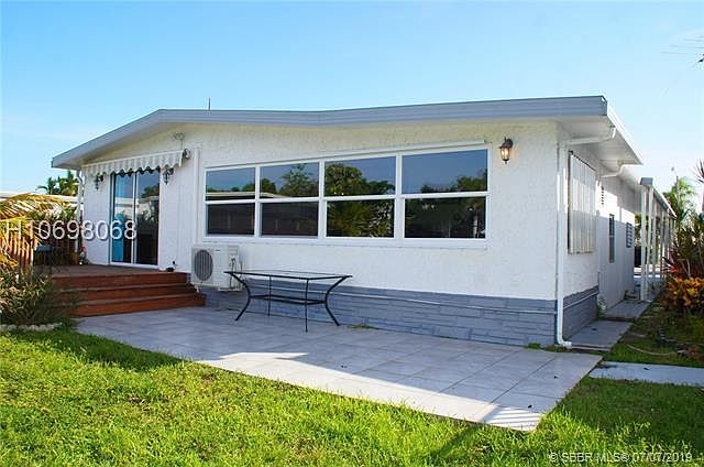 1st image of 5587 Lakeshore Dr
