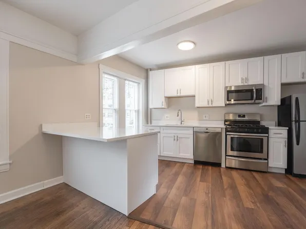 1227 W Jarvis #1, Chicago, IL 60626