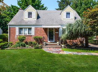 58 Middle Neck Rd, Port Washington, NY 11050