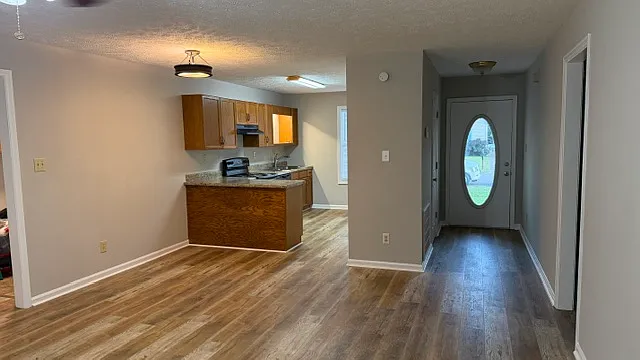 3 bed, 1250 sqft, $1,325 — Photo 2