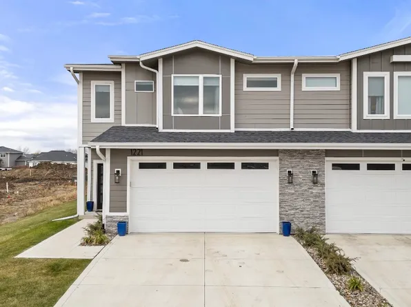 1221 NW 1st Ln, Grimes, IA 50111