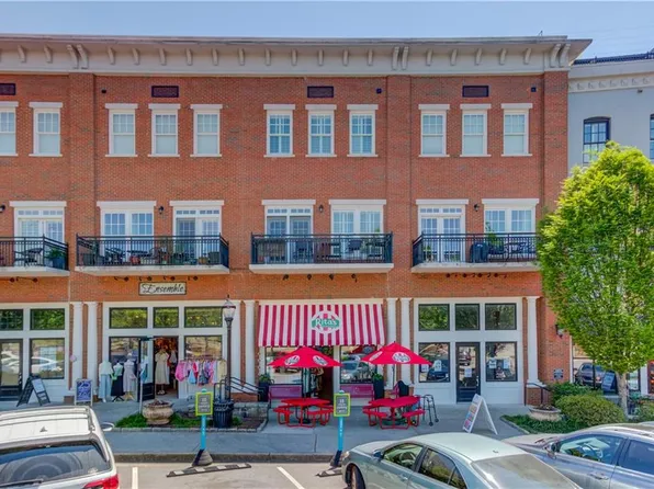 340 Town Center Ave Unit 206, Suwanee, GA 30024