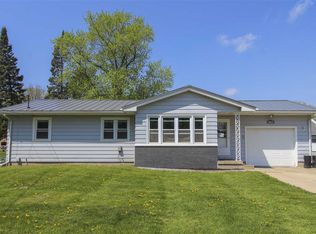 1049 Longfellow Ave, Waterloo, IA 50703