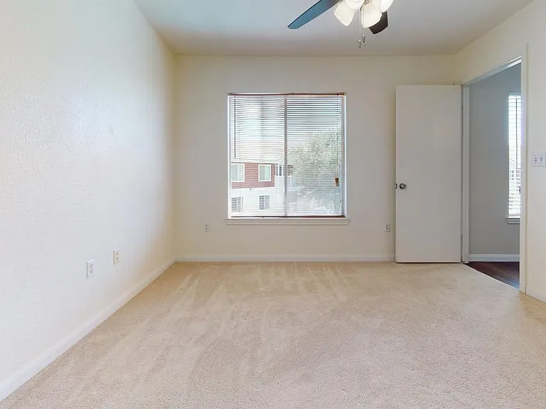 515 Parkway #201 — Photo 6