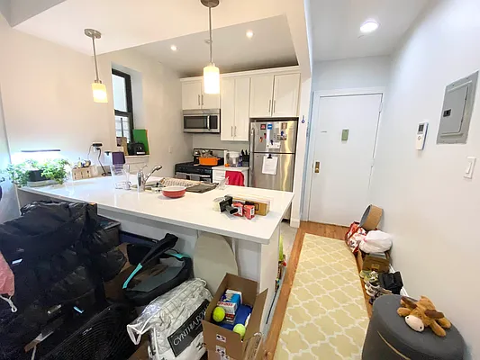 Rented by EastMount Realty LLC | media 29