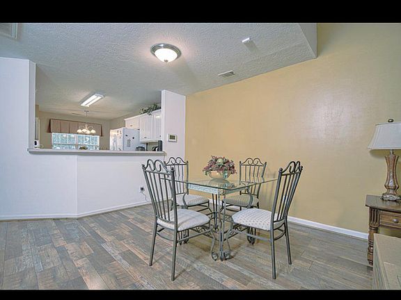 5th image of 209 Shamrock Dr #209