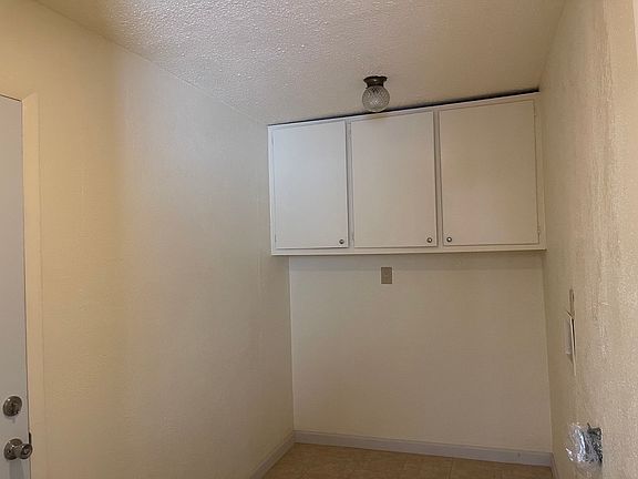 3rd image of 1805 Chelwood Park Blvd NE