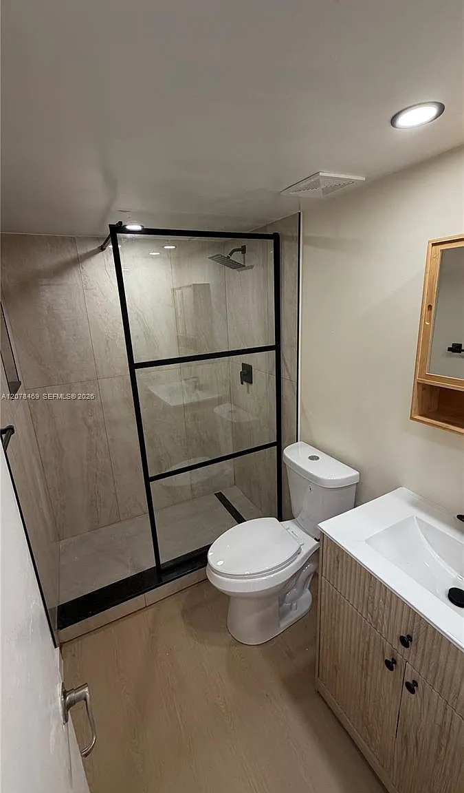 New World Condo Apts Iii — Photo 3