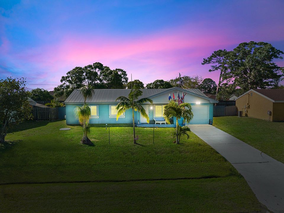 1st image of 374 SE Dalva Avenue