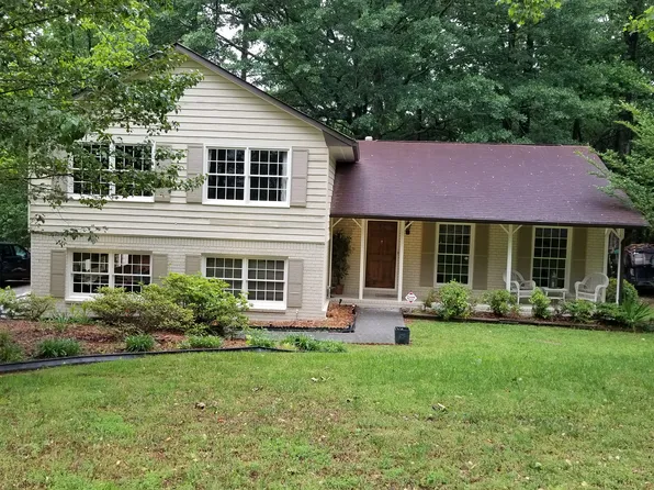881 Huntington Way, Lilburn, GA 30047