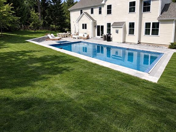 2nd image of 814 Newtown Rd