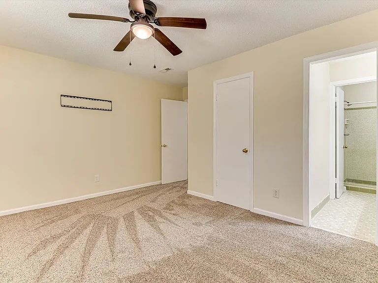 4532 Hillside Dr — Photo 20