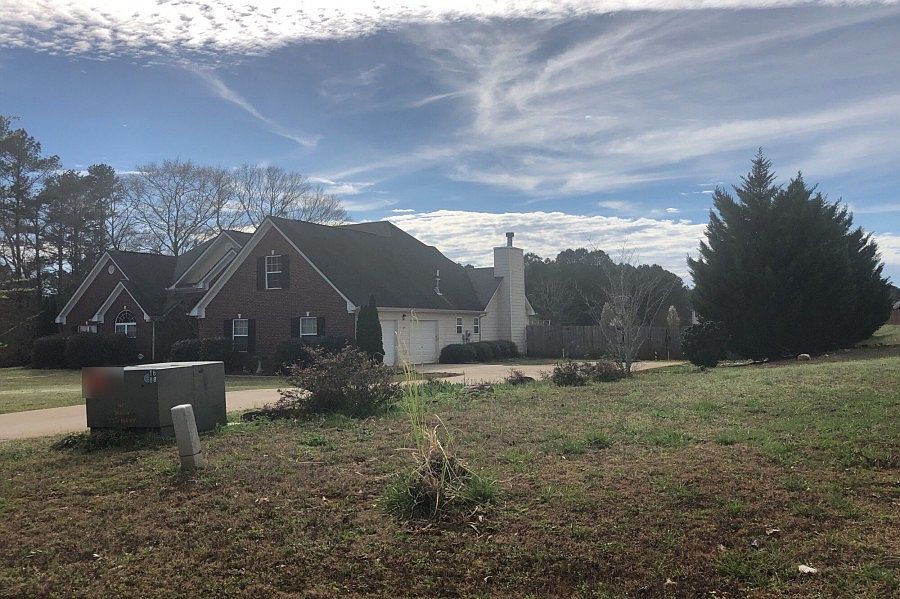 2nd image of 77 Maggie Pl