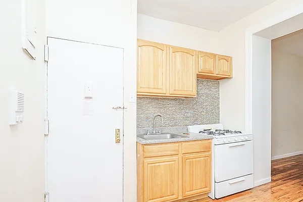 Rented by MySpaceNYC | media 12