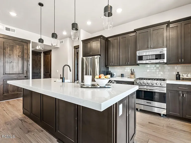 3751 Blackstone Dr #2J — Photo 11