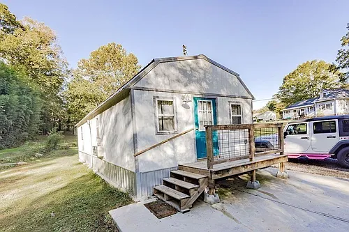 203 New Town St Photo 1
