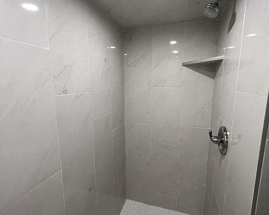 3rd image of 1874 Cresthill Dr