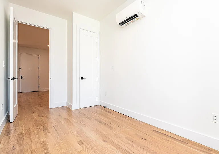 489 Grand St #2C — Photo 9